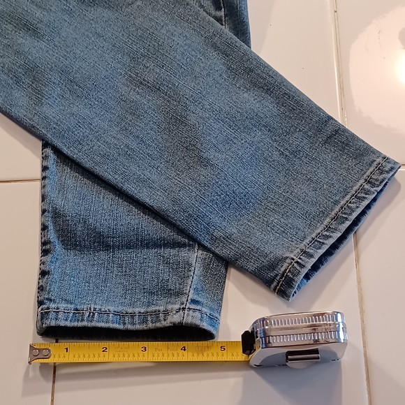 NWT Levi's Signature Gold Jeans, Size 8S, Mid-Rise, Skinny, 29Wx28L, Distressed - Picture 9 of 9